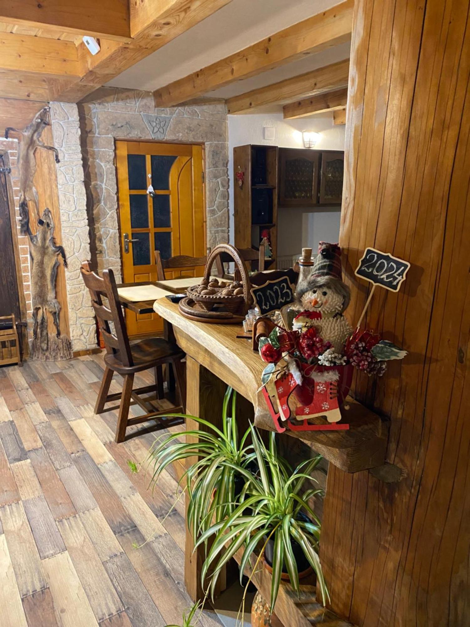 Casa Cu Sindrila Villa Vălenii de Munte Exteriör bild